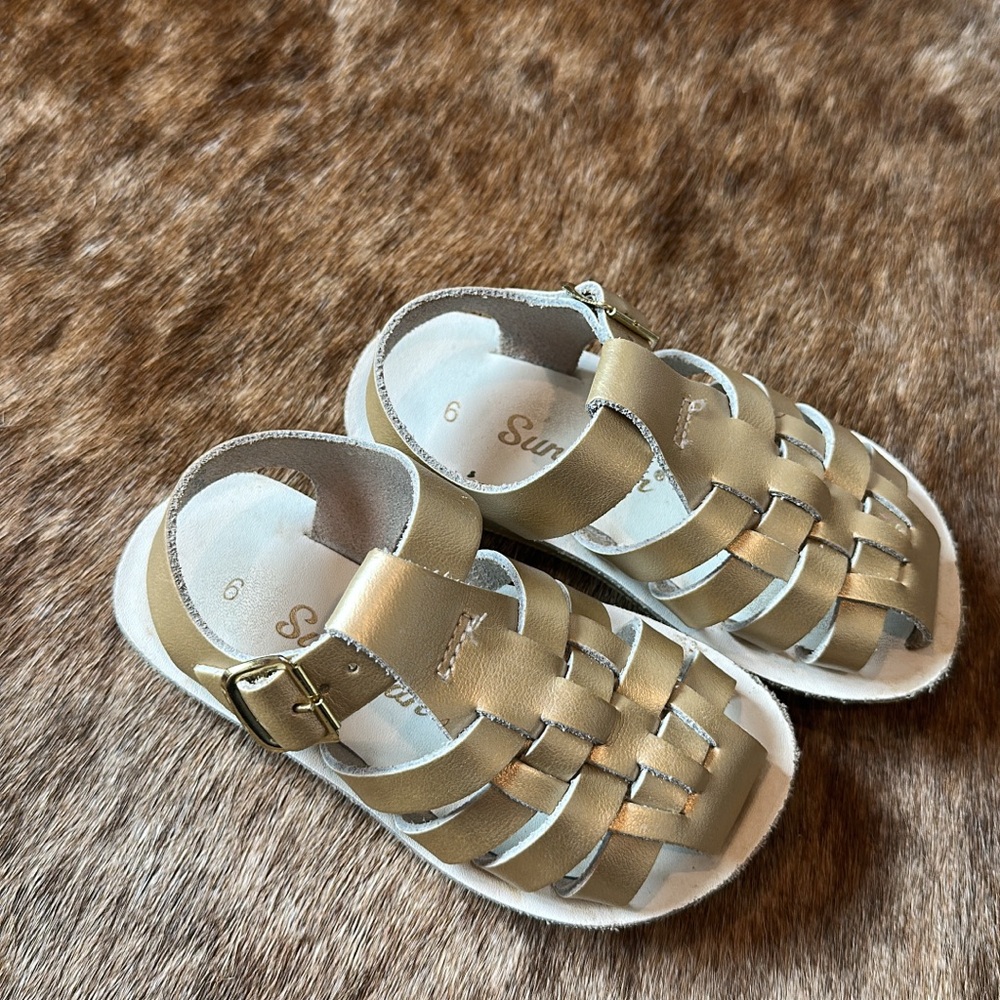 Gold Sandals with Buckle Closure and Closed Toe